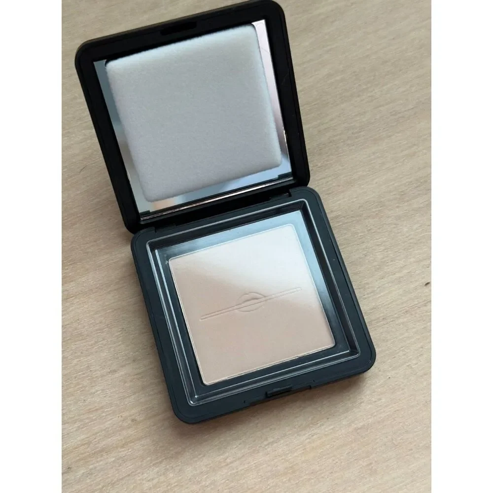 Make Up For Ever HD Skin Matte Velvet Powder Foundation 1N00 New